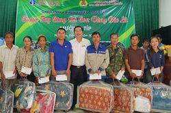 Vượt bùn lũ lên Mường Típ: Những bàn tay nhân ái tìm đến nơi gian khó nhất