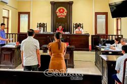 Lập 'Quỹ đời sống' trái phép, 2 cán bộ lãnh án