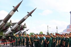 Khu trưng bày của Bộ Quốc phòng góp phần vào dấu ấn chung Triển lãm Thành tựu đất nước