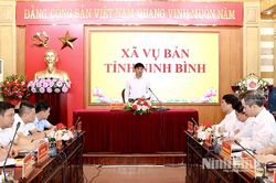 Đồng chí Phó Chủ tịch UBND tỉnh Nguyễn Anh Chức làm việc với xã Vụ Bản