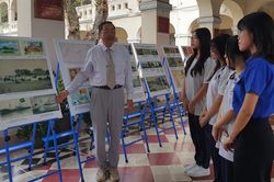 Nhà sưu tập Nguyễn Đại Hùng Lộc: 'Giữ hồn' văn hóa qua những con tem