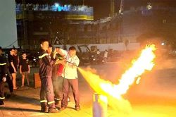 Hơn 1.000 người dân phường Việt Trì trải nghiệm kỹ năng phòng cháy, chữa cháy