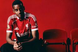 Tân binh đắt giá nhất Premier League lỡ hẹn trận ra mắt Liverpool