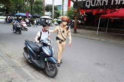 Cổng trường không thể là 'điểm đen' giao thông
