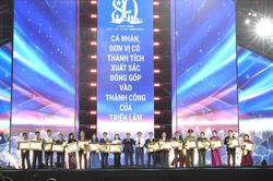 Tôn vinh chặng đường lịch sử và khát vọng vươn tới tương lai