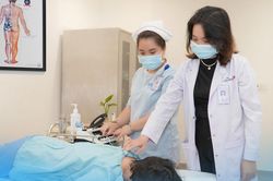 Nghiên cứu đưa thuốc, dịch vụ khám chữa bệnh y học cổ truyền vào danh mục chi trả bảo hiểm y tế