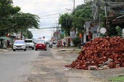 Đường 457 tỷ đồng ở Quảng Ngãi thi công ì ạch, gây bức xúc