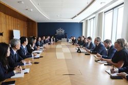 Bộ trưởng Tài chính làm việc với Sở Giao dịch Chứng khoán London, thúc đẩy hợp tác nâng hạng thị trường Việt Nam