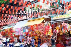 Đồ chơi Trung thu truyền thống trở lại, hút khách giữa nhịp sống hiện đại