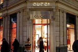 Tin tặc đánh cắp dữ liệu cá nhân của khách hàng Gucci, Balenciaga và McQueen