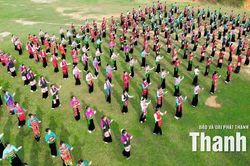 Sắc màu thổ cẩm trên mảnh đất Pù Luông