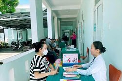 Đưa kiến thức về dân số - kế hoạch hóa gia đình tới từng bản làng, cồn bãi