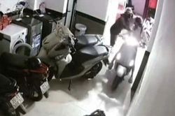 Điều tra vụ cô gái bị sàm sỡ, giật túi xách tại chung cư mini ở Hà Nội