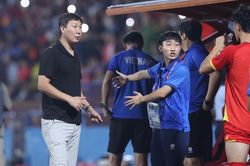 HLV Kim Sang Sik mong V-League sớm trở lại