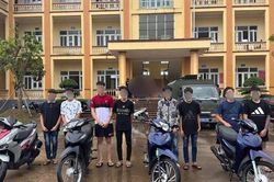 'Nhầm lẫn' đối thủ, nhóm thanh niên chèn ép xe khiến 3 người dân bị thương nặng