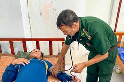 Kịp thời cứu 4 thuyền viên gặp nạn trên biển