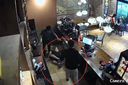 Xác minh nhân viên quán cà phê bị khách hành hung vì nhắc không hút thuốc lá