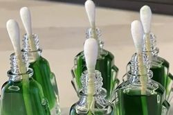 Cắm tăm bông vào lọ dầu gió có tác dụng gì?