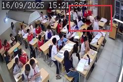 Học sinh lớp 7 hành hung cô giáo trong lớp