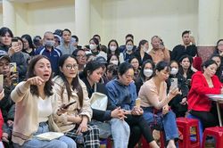 Hiệu trưởng trường tiểu học thừa nhận thực phẩm kém chất lượng đã vào bếp ăn