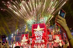 Concert &acirc;m nhạc: Sức mạnh tinh thần d&acirc;n tộc v&agrave; ph&aacute;t triển c&ocirc;ng nghiệp văn h&oacute;a