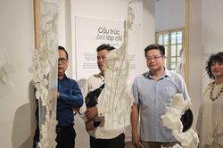 Triển lãm di sản thêu truyền thống trong diện mạo đương đại