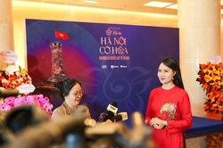 'Hà Nội cờ hoa' - điểm chạm vừa mới lạ xen lẫn thân quen của giọng hát Mai Hoa