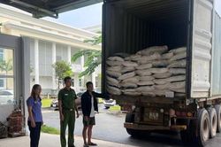Bắt tài xế chở 40 tấn đường cát lậu nhập từ nước ngoài