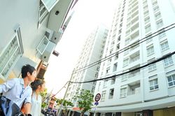 Giá nhà trên trời, giấc mơ dưới đất