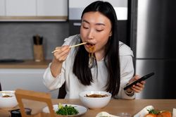 Thói quen ăn sáng tai hại khiến thận gánh hậu quả nặng nề