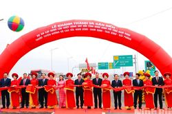 Ninh Bình: Khánh thành và gắn biển nhiều công trình trọng điểm chào mừng Đại hội đại biểu Đảng bộ tỉnh lần thứ I, nhiệm kỳ 2025 - 2030