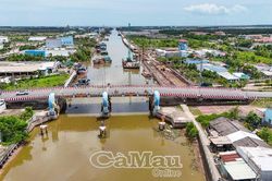 Ngăn mặn, chống tràn, chủ động ứng phó biến đổi khí hậu