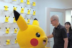 Tim Cook ghé thăm Pikachu