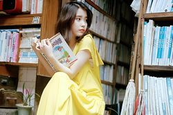 Giới trẻ Hàn đổ tiền cho sách chữa lành 'mì ăn liền'