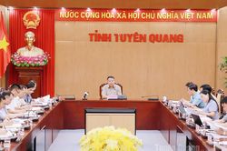 Chủ tịch UBND tỉnh Phan Huy Ngọc làm việc với Sở Tài chính