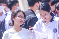 Chuyên gia đề nghị không bỏ xét học bạ, siết chặt đầu ra