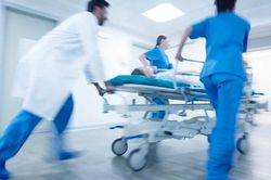 Người đàn ông ở TP.HCM bị vỡ bàng quang sau bữa nhậu