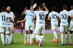 Inter Milan thắng Cagliari, Juventus mất điểm trước Atalanta ở vòng 5 Serie A