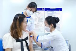 VNVC ra mắt vắc xin RSV tiêm cho mẹ bầu giúp phòng viêm phổi cho trẻ sơ sinh
