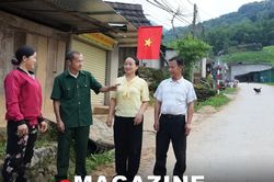 Người 'đứng mũi' dưới chân núi Puxailaileng