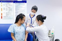 Việt Nam lần đầu tiên triển khai tiêm vaccine phòng virus hợp bào hô hấp
