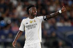 Đề nghị 200 triệu euro làm rung chuyển Real Madrid