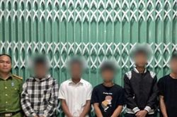 Bắt giữ nhóm thanh niên vô cớ dùng dao chém người đi đường