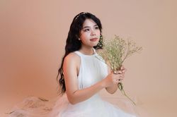 22 tuổi trở lại lớp 6, cô gái khiến nhiều người xúc động