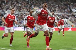 Cuộc đua vô địch Ngoại hạng Anh: Liverpool, Arsenal áp sát rồi đấy!