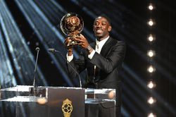 Dembele: 'Người đầu tiên chúc mừng tôi giành Quả bóng Vàng là Messi'