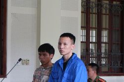 Gọi em cầm dao 'giải cứu', anh bị tăng án tù