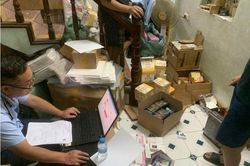 Hà Nội: Phát hiện số lượng lớn bánh trung thu, đồ chơi nhập lậu