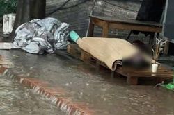 Thực hư người đàn ông tử vong do điện giật khi đi dưới đường ngập ở Hà Nội