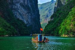Tuyệt đối không tổ chức tour đi thuyền trên sông Nho Quế do mưa lũ